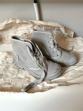 SO Kohl’s Brand Gray Canvas Boots | Women’s Shoes Size 6 Medium